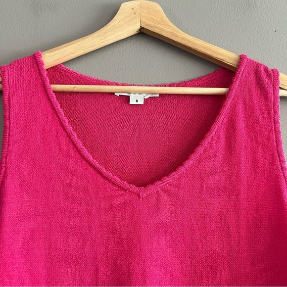 St. John Women’s Sweater Tank V-Neck Santana Knit Sleeveless Cropped Pink Small - Picture 2 of 8